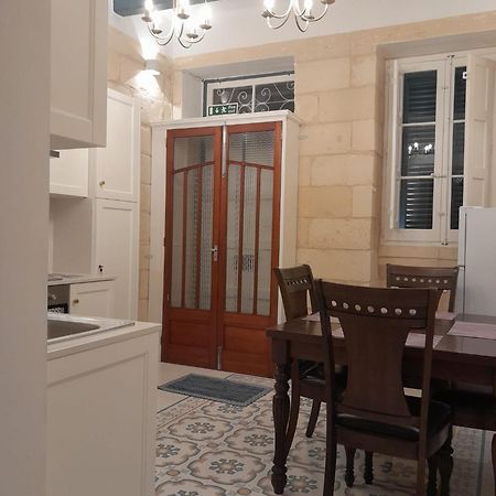 Charming Town House In Cospicua, Valperga Rooms Bagian luar foto