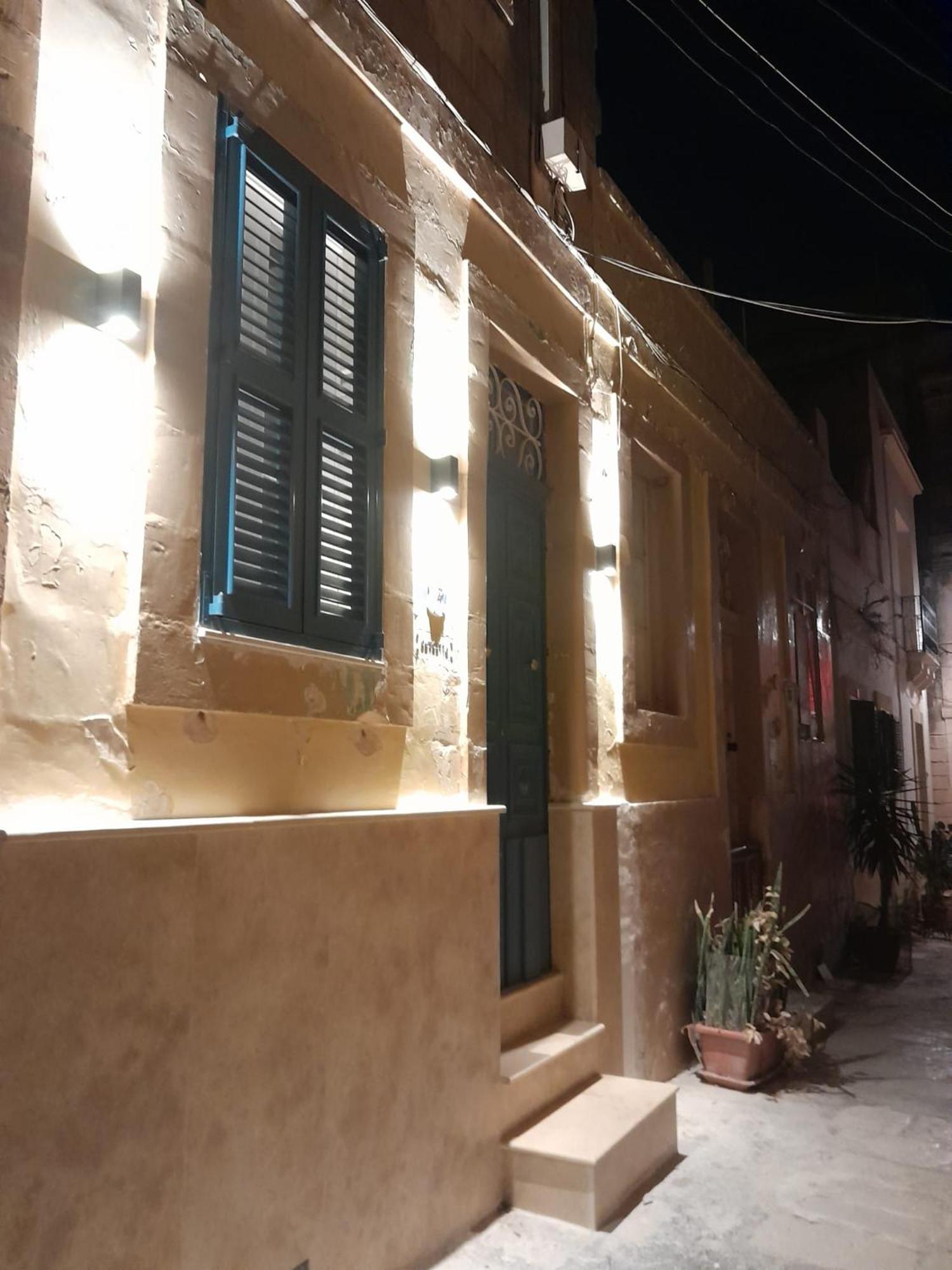 Charming Town House In Cospicua, Valperga Rooms Bagian luar foto