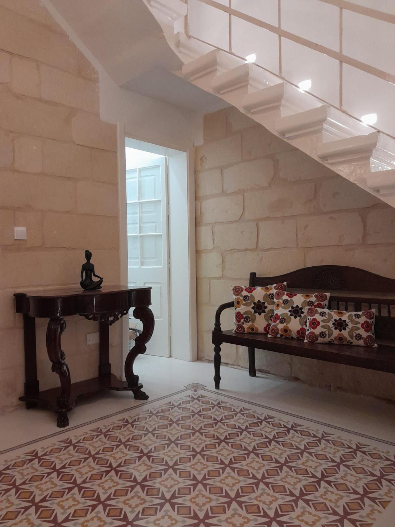 Charming Town House In Cospicua, Valperga Rooms Bagian luar foto